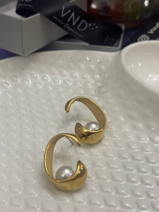 BEAUTIFUL PEARL STUDDED Earrings