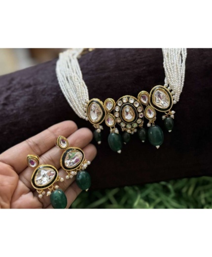 Noor Emerald Kundan Pearl Choker Set