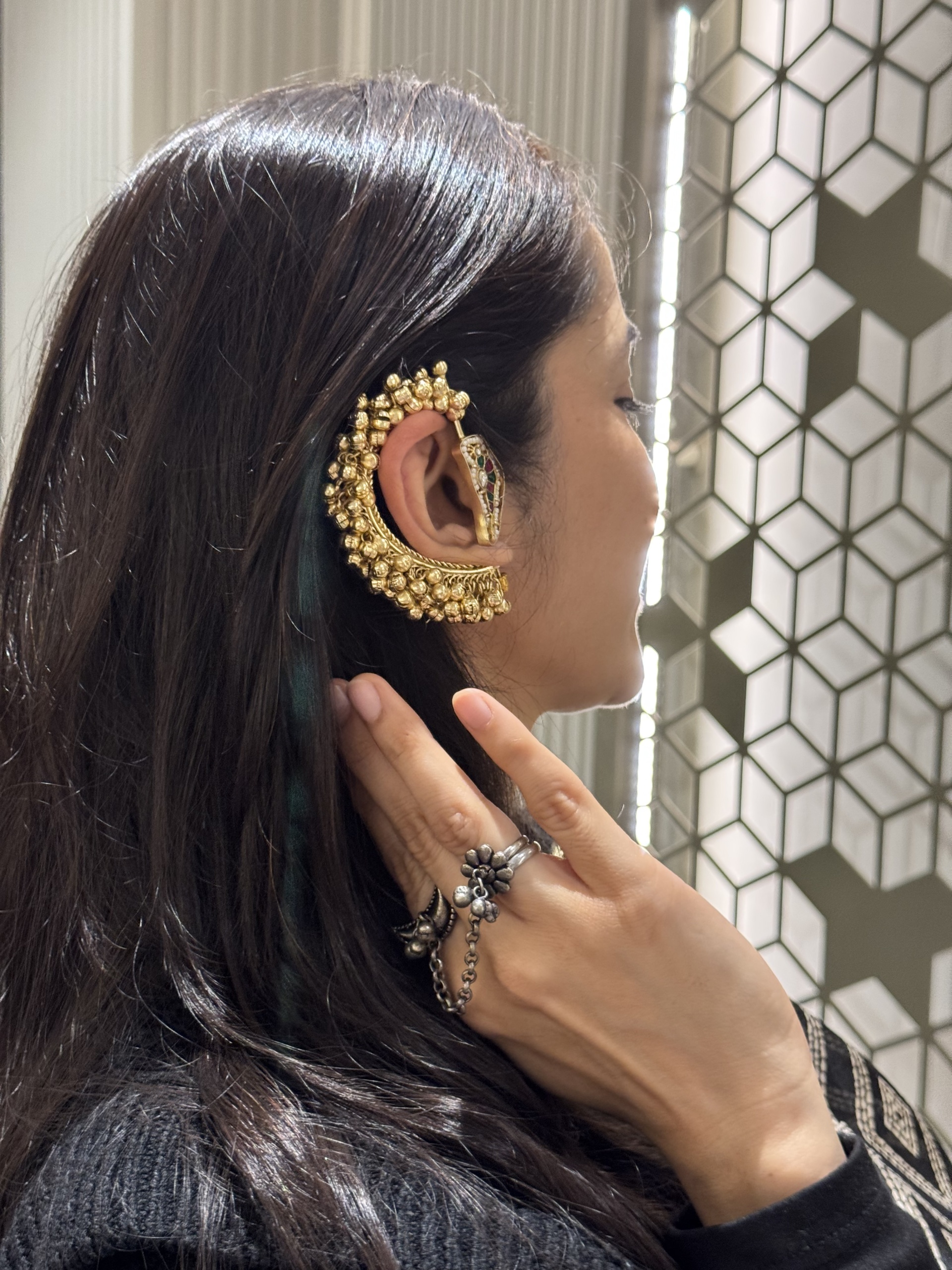Royal Peacock Ear Cuff ✨🦚 - Image 3